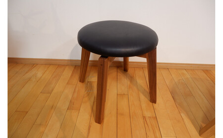 回転スツール(脚部材:ウォールナット/座面:本革ブラック)