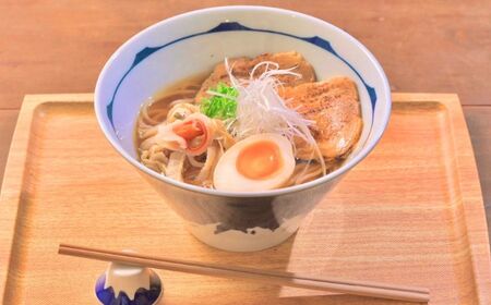 貝だし醤油ラーメン 3食セット[厚真町][株式会社めぐみ水産]ラーメン 貝だし 出汁 麺 スープ 即席 小分け 冷凍配送 北海道 [AXAZ010]
