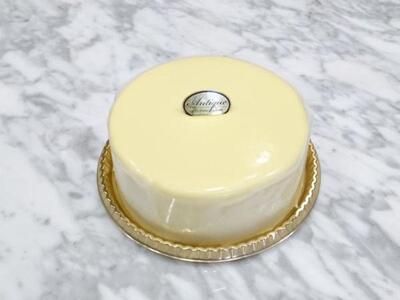 [サイズ 4号]ホワイト生チョコレートケーキ coffeebeans & sweets Antiqueのガナッシュショコラブラン