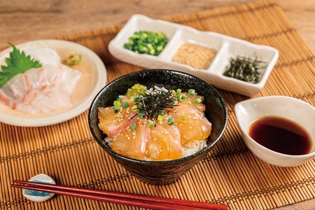 ごちそう鯛めし4食セット 真鯛 宇和島風 生鯛めし 郷土料理 鯛 切り身 刺身 冷凍 鯛めし 愛媛県 国産 マルトモ|