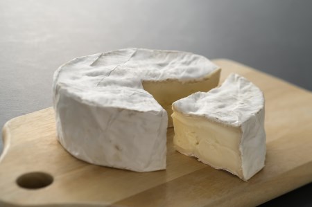 ほわいとファームのカマンベールチーズ「森のろまん」熟成食べ比べセット NHF0007