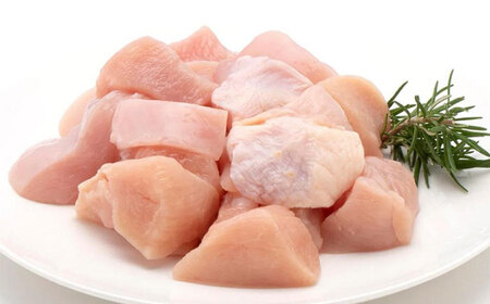 四万十鶏むね肉 切身約 2.4kg (約300g×8パック) カットでかんたん時短セット [三栄ブロイラー販売株式会社] [ATDP004]