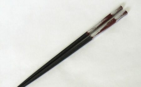 土佐古代塗の持ちやすくてつかみやすい箸「細身」 1膳 /土佐古代塗 箸 はし 塗り箸 漆箸 細身 職人技 日本製 つかみやすい ザラ地 長持ち 伝統工芸 美禄堂 ギフト [美禄堂][ATBF066]