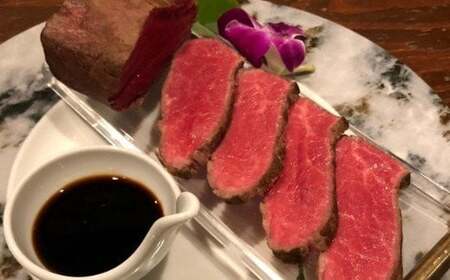 土佐和牛のモモ肉ローストビーフ(自家製ステーキソース付)[200〜300g]_sz023
