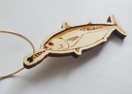 [マルソウダ(メジカ)・ ゴールド]11種から選べる ヒノキ薫る 魚のウッドキーホルダー