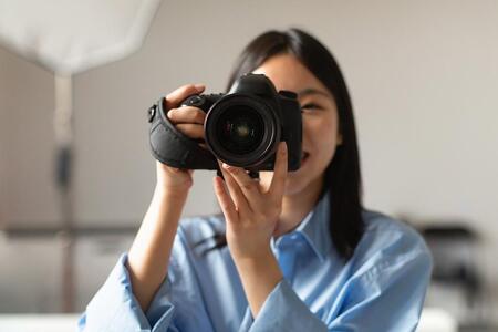 プロが指導する特別なスチールカメラマン体験(福岡市内スタジオにて)
