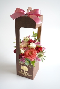 ハコランタンアレンジメント(ピンク)[FLORIST Classic Bouquet][G4643]