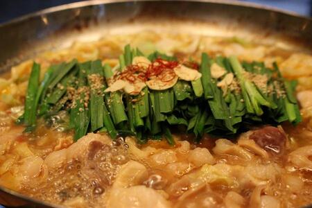 博多和牛 もつ鍋セット(しょうゆ味)[鍋 もつ鍋 牛もつ 牛小腸 セット醤油 鍋 もつ 牛肉 小腸 ホルモン お取り寄せ おとりよせ 福岡県 筑前町 ふるさと納税 送料無料 ]