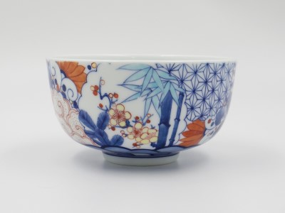 【伊万里焼】「色鍋島丸に唐花文小丼」色鍋島・伊万里・鍋島・磁器・市川光山窯 H997