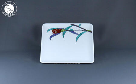 有田焼 角平皿 22cm[侘助文]赤[赤絵白磁硯処 雪月花]食器 器 うつわ 手描き 伝統工芸 ギフト 贈り物 80000円 8万円 A80-52