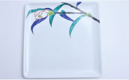 有田焼 角平皿22cm 侘助文[赤絵白磁硯処 雪月花]食器 うつわ 器 磁器 陶磁器 皿 飾り皿 プレート メインプレート 角平皿 角皿 植物 侘助 わびすけ 椿 つばき 手描き A80-51
