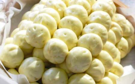 [指定日必須] 長崎で愛され続けて30年 ぶたまん人の ぶたまん 10個 蒸しパン 4個 セット 人気 豚まん 肉まん 豚肉 中華まん おかず おやつ 手作り 長崎県 長崎市