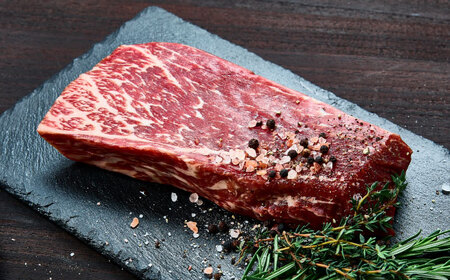 くまもと黒毛和牛 黒樺牛 A4〜A5等級 モモステーキ 約600g(約100g×6枚)[株式会社杉本本店][AYBJ004]