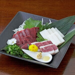 [馬刺し]熊本直送三種盛 ブロック肉 赤身50g・コーネ50g・フタエゴ50g計150g(美里町)_肉 馬肉 うま 桜肉_[配送不可地域:離島]