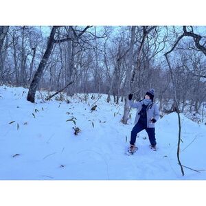 澄んだ空気と雪の音-スノーハイク-(1月〜3月)「1組1名様 約2.5時間 完全プライベート制!」_旅行券・チケット 体験チケット _