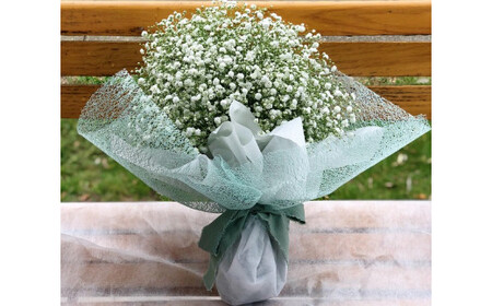 かすみ草 のPompon ブーケ かすみ草 生花 ブーケ 花束 大分県 玖珠郡 丸い形 可愛い 贈り物 ギフト お祝い 清らかな心 幸福 ドライフラワー スワッグ PomponChouchou 逆さ吊り フラワーアレンジメント 花言葉 生花