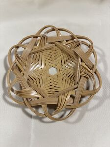 [ふるなび限定][竹細工 白竹 コースター ツヤあり(皮)]手作業仕上げ 六芒星デザイン 和モダン 繊細な編みひご 自然素材の温もり[MI622] FN-Limited