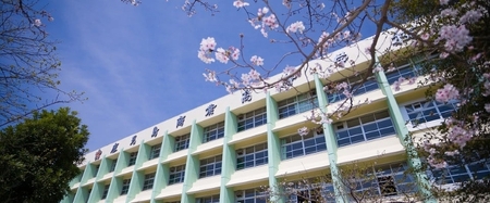 【母校応援ふるさと寄附金事業】（返礼品なし）1.鹿児島商業高等学校 KS-10000-1 母校 応援 ふるさと寄附金事業 鹿児島商業 高校 高等学校 高校生 学生 鹿商 市立 教育 活動 支援 部活 学習 進路 魅力発信 PR 国際 交流 文武両道 広報 子供 未来 ふるさと納税 鹿児島県 鹿児島市 ランキング プレゼント ギフト