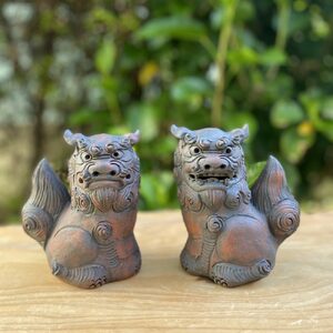 シーサー (小・黒) 沖縄土産 雑貨 シーサー 玄関 置物 沖縄市 / てぃーち工房[BCBA003-02]