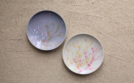 沖縄の海を『ぎゅっ』と 閉じ込めた珊瑚プレート 取り皿 2枚 白色×薄紫色