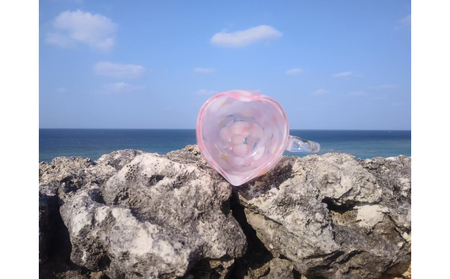 [RYUKYU GLASS WORKS 海風]取っ手付きハート型グラス(花あかり)