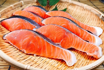 【12/31決済分まで1月中配送】 塩キングサーモン切り身1切(約100g)×40P D-09010