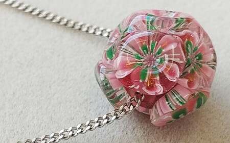 [ 南部花とんぼ玉 ] ネックレス ( 桃花 )/ とんぼ玉 アクセサリー ネックレス 小ぶり 一つだけ オンリーワン 蜻蛉玉 ガラス細工 一点物 工芸品 小物 プレゼント ギフト 贈り物 誕生日 普段着 かわいい 可愛い おしゃれ キレイ きれい 綺麗 女性 彼女
