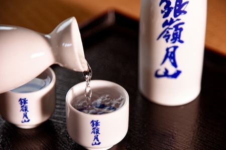 [銀嶺月山] 地酒 3種飲み比べ6本セット(徳利とお猪口付き)月山酒造 [2025年9月頃から2026年1月頃に順次発送]/ 日本酒 地酒 お取り寄せ ご当地 特産 土産 受賞酒 300ml ミニボトル 晩酌 旅行気分 飲み切りサイズ 東北 山形 寒河江