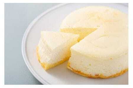 チーズケーキ 4号 直径12cm 1個 [菓子工房COCOイズミヤ 山形県 高畠町 tk06ays920007] 国産 クリームチーズ 甘さ控えめ 洋菓子 お菓子 菓子 スイーツ デザート ホール ケーキ チーズ 手作り 誕生日