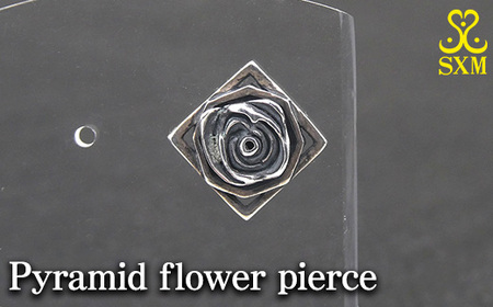 Pyramid flower pierce