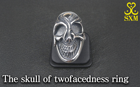 The skull of twofacedness ring