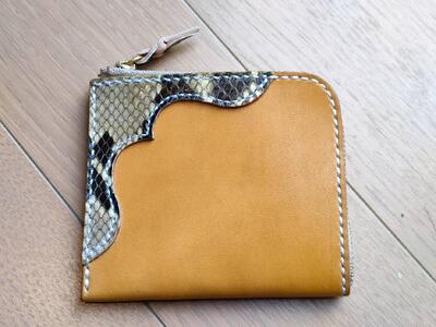L字ファスナーミニ財布（蛇・黄色）