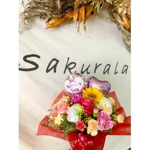 [Sサイズ]季節にあったお花をお届け!店長おまかせ花束[配送不可地域:離島]