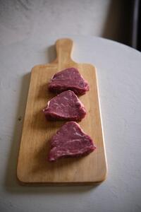 【前田牧場直送】赤身牛ヒレミニステーキ（100ｇ×3枚）