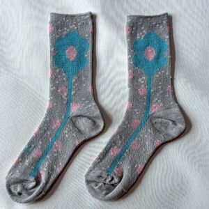 [ezu]flower jacquard socks / グレー◆靴下◆おしゃれ◆立体感