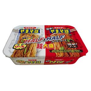 ペヤングソースやきそば 超大盛やきそば ハーフ＆ハーフ激辛 1ケース（12食）｜ 即席めん 即席麵 カップ麺  カップめん ラーメン カップやきそば 焼きそば ヤキソバ 惣菜 即席 非常食 保存食 常温 保存 防災 備蓄 災害対策 ストック まとめ買い