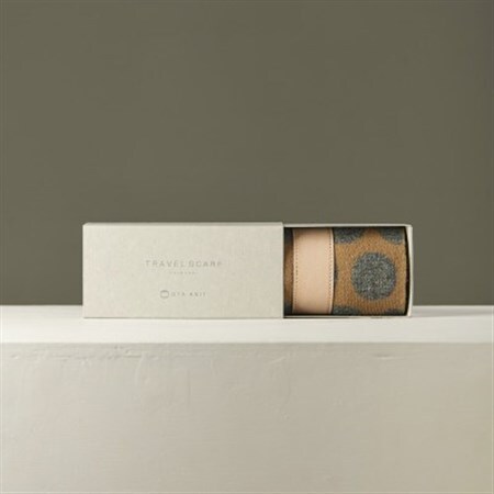 【 OTA KNIT 】TRAVEL SCARF トラベルマフラー(dot キャメル × グレー)_装飾品・工芸品 マフラー・手袋 服飾小物 _【1568550】