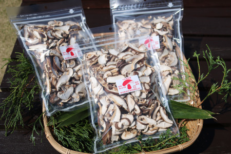 干し椎茸（スライス　３００ｇ）