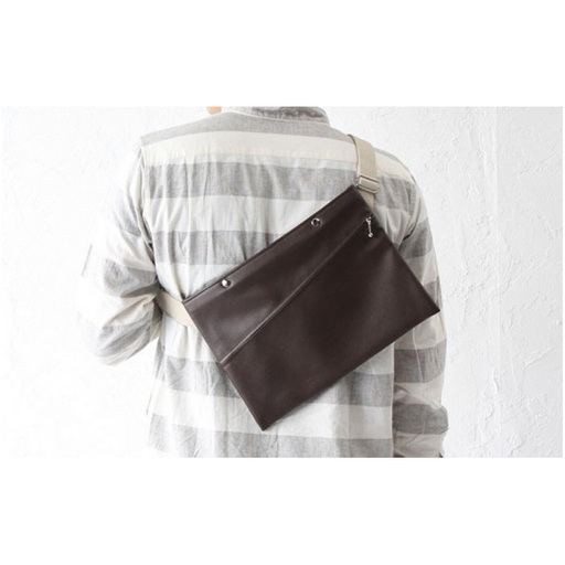 上質で上品でシンプルなショルダーバッグ「saco」（ブラウン） No.246-04