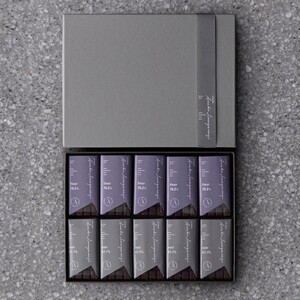 PATISSERIE ASAKO IWAYANAGI タブレットショコラ2種10枚詰合せ[スイーツ デザート 洋菓子 チョコ お取り寄せ グルメ ギフト プレゼント 贈り物 誕生日 記念日 お祝い 東京都 世田谷区]_0002-010-se6