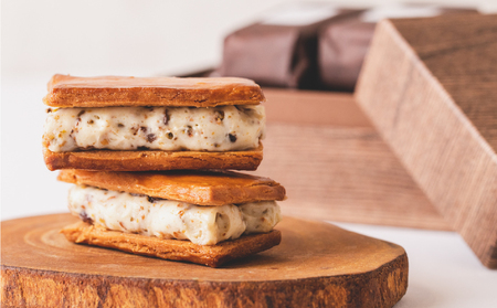 ミシュラン9年連続一つ星 レストランより贅沢スイーツ ラチュレのレーズンバターサンド(6個入り) [245001]