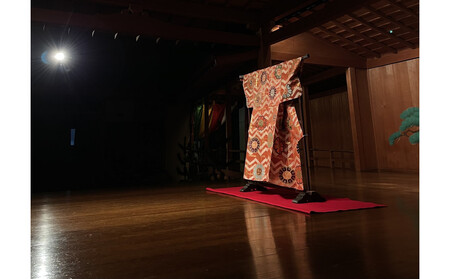 能装束着付け体験+能舞台上でのプロカメラマンによる撮影