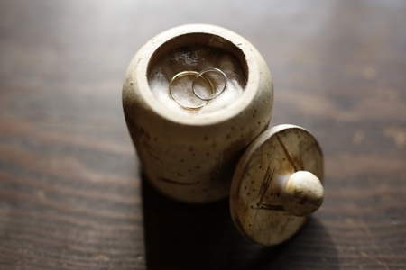 山麓のアトリエで、オリジナル結婚指輪の共同製作