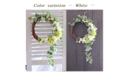 [ホワイト][完成品] 流れるアイビーとラナンキュラス 「 スイング ガーデン リース 」