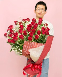 [記念日に届くお花シリーズ]赤バラの花束 36本「ロマンチックな瞬間」