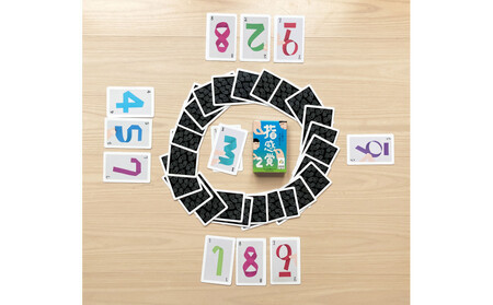 紙の厚みを見抜いて遊ぶゲーム「指感覚2」[キッズデザイン賞優秀賞「経済産業大臣賞」、グッド・トイ受賞][ カードゲーム ボードゲーム ボドゲ 知育 おもちゃ 神奈川県 小田原市 ゲーム ゲーム ゲーム ゲーム ゲーム]