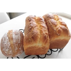パン工房ル・カルフール　高級食パン「Le　carrefour」2本と天然酵母パン1個【配送不可地域：離島】【1207134】