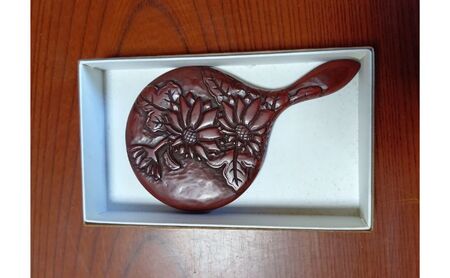 鎌倉彫 姫鏡 手鏡 伝統工芸品 工芸品 伝統 漆塗り 漆 漆器 和装小物 メイク道具 贈り物 ギフト プレゼント お祝い 彫刻 花柄 手作り ハンドメイド 持ち運び 上品 和モダン 工芸 職人技 鏡 ミラー お取り寄せ ご当地 送料無料 神奈川県 逗子市