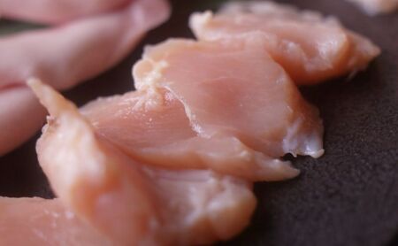 国産 鶏モモ 500g 冷凍 漬け込み肉 味付き肉 タレ付き 肉 味噌ダレ