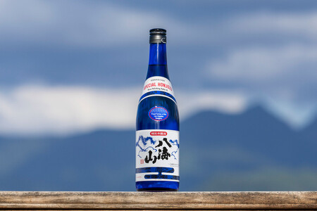 ドジャース公式日本酒 「特別本醸造 八海山」 ブルーボトル 720ml×1本 [お酒 さけ 本醸造 ギフト 人気 おすすめ 送料無料 ドジャース ロサンゼルス]
